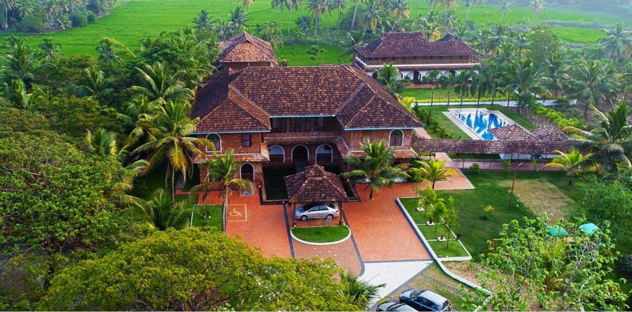 Kumarakom Heritage Resort Kottayam Exterior foto